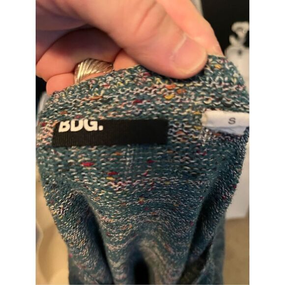 BDG Scoop Neck Textured 3/4 Length Sweater. Size small - Picture 2 of 5
